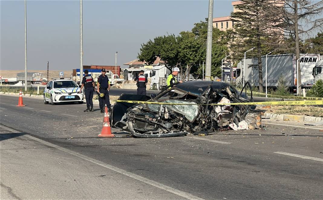 Konya yolunda feci kaza! Hurdaya döndü: Ölü ve yaralılar var 2